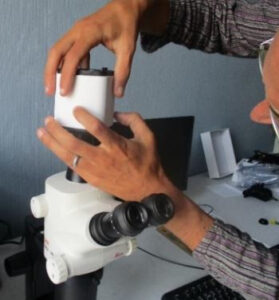 Fitting camera to microscope